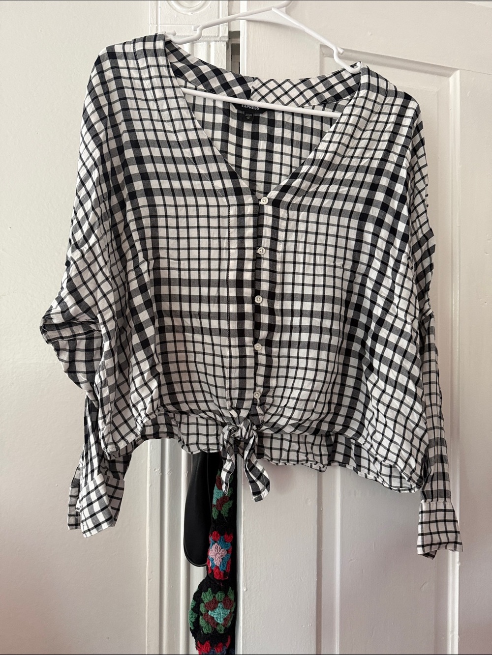 Express Black and White Plaid Button-Front Tie Hem Shirt